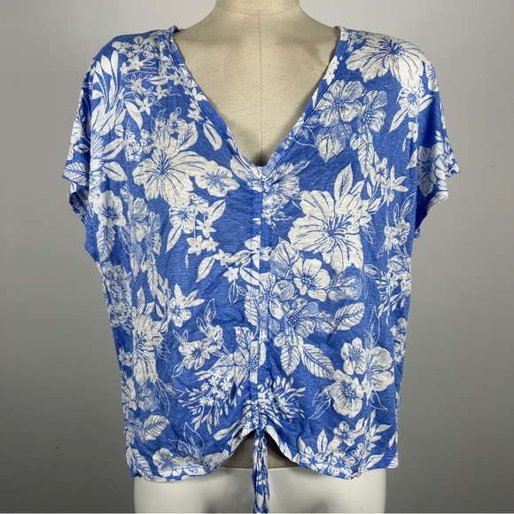 ❤️ C&C California Blue and White Floral Blouse L - Picture 1 of 8